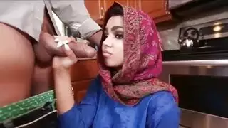 جنس جماعي صريح: امرأتين ناضجتين تذهبان إلى أقصى الحدود