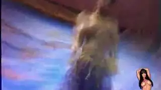 رقص عربي إباحي: فتاة سودانية عارية تكشف كل شيء وتداعب بظرها