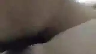 مقنع يدفع ديونه بجنس صارخ بدلاً من النقود