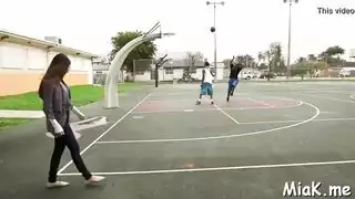 أفضل مشاهد ميا خليفة الإباحية: النيك العميق في الحلق والقذف داخل الكس