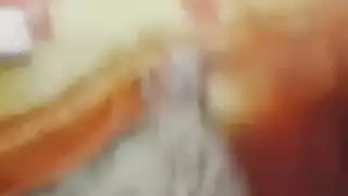 مصري يغتصب كس عراقية في مشهد إباحي صريح