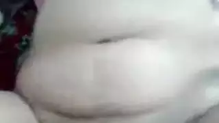 شريط سكس عراقي خاص: الزوج يشاهد زوجته تُهان بواسطة زب أسود كبير