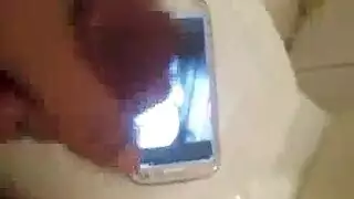 مراهقات مشجعات يتشاركن قضائبهن مع راهبة راغبة لأجل إباحية