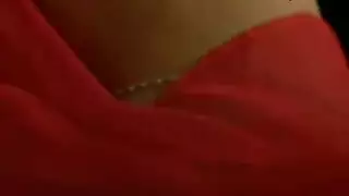 فتاة بوليوود تملأ شفتيها وفرجها في فيلم سكس صريح