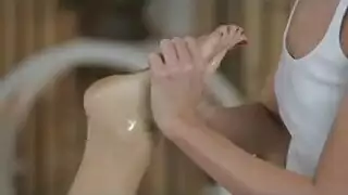 كل شيء عن الأثداء: ثنائي مثي في لعبة ثدي شغوفة