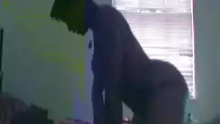 عراقيه مشتهيه تفرك بكسها