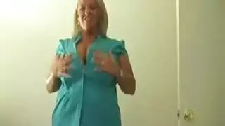 التمسيد في سن المراهقة السمين الثدي سيليكون