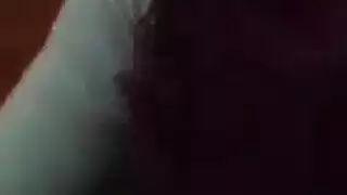 سمراء ساخنة تستحم بدش إباحي حار