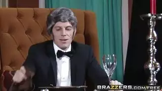 أفلام إباحية رومانسية: الزوجة المدللة تحصل على نيك ليلي صارخ