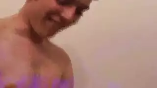 مشهد سحاقي إباحي بين أختين