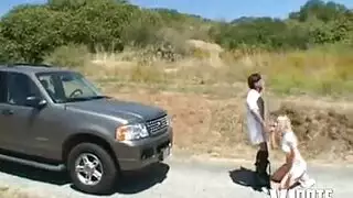 احتفال جنسي ثلاثي من الباب الخلفي