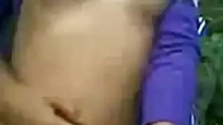 اختناق بالقضيب وأخذ حمولة على وجهها الموشوم