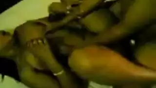 طبيب مجنون يمارس الجنس مع فتاة سودانية في فيلم إباحي طبي صريح
