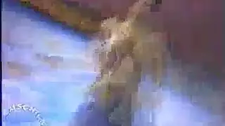 رقص بطن إكس إكس إكس: فتاة مثيرة تطحن للجمهور