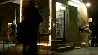 عرض إباحي للباب الخلفي المفتوح