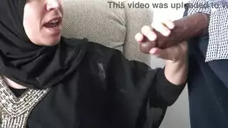 نيك زوجة الأب تعلم ابن زوجها النظام