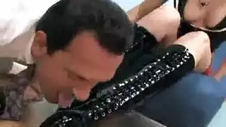 وصول غير محدود لتحميلات الأفلام الإباحية الصريحة