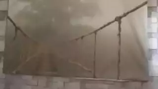 سمراء مغرية تقبّل وتداعب عضوه قبل أن تأخذه في دبرها