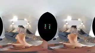 تجربة إباحية غامرة: أثداء ضخمة في واقع افتراضي صريح