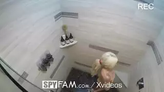 شاب يبتز جارتة مترجم
