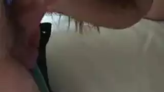 هوس إيفا بالفم: تمص قضيب المالك قبل ضاجعة شديدة في المكتب